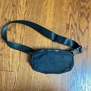 Lulu lemon belt bag